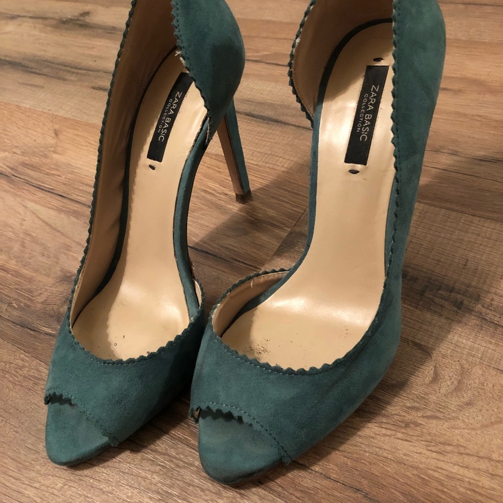 Zara Green scalloped heels. Sz. 7.5-8 /38